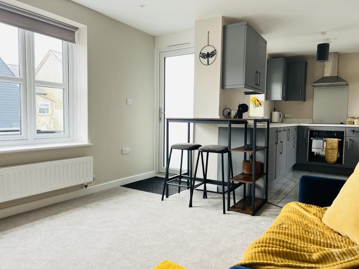 Brand New 1 Bed Apartment, 5Min Walk To Racing & Main Strip, With Electric Parking Bay & Terrace Long Stay Work Contractor Leisure - Citrine Newmarket  Bagian luar foto