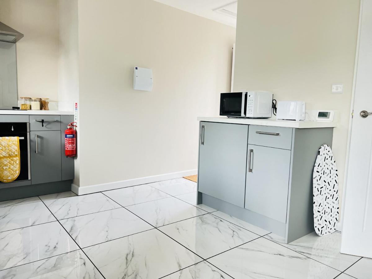 Brand New 1 Bed Apartment, 5Min Walk To Racing & Main Strip, With Electric Parking Bay & Terrace Long Stay Work Contractor Leisure - Citrine Newmarket  Bagian luar foto