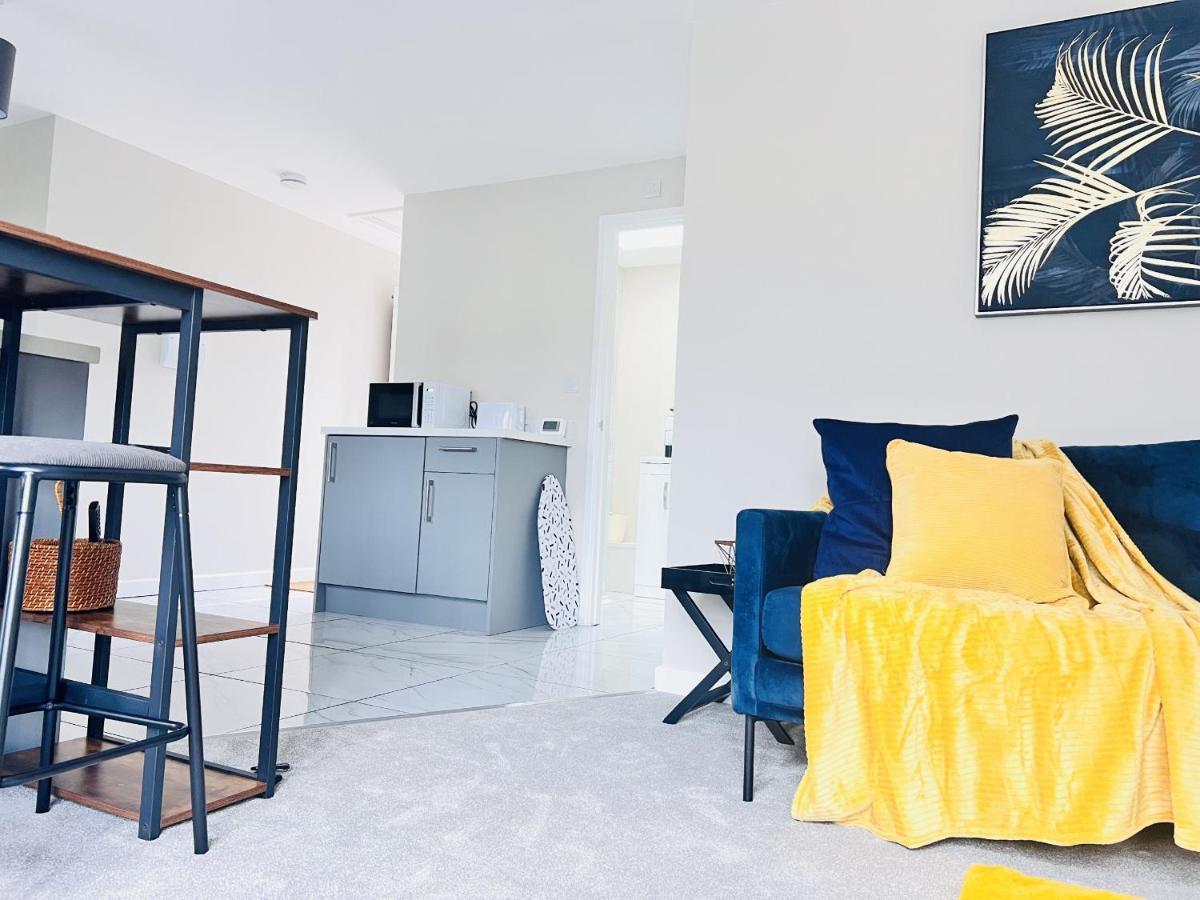 Brand New 1 Bed Apartment, 5Min Walk To Racing & Main Strip, With Electric Parking Bay & Terrace Long Stay Work Contractor Leisure - Citrine Newmarket  Bagian luar foto