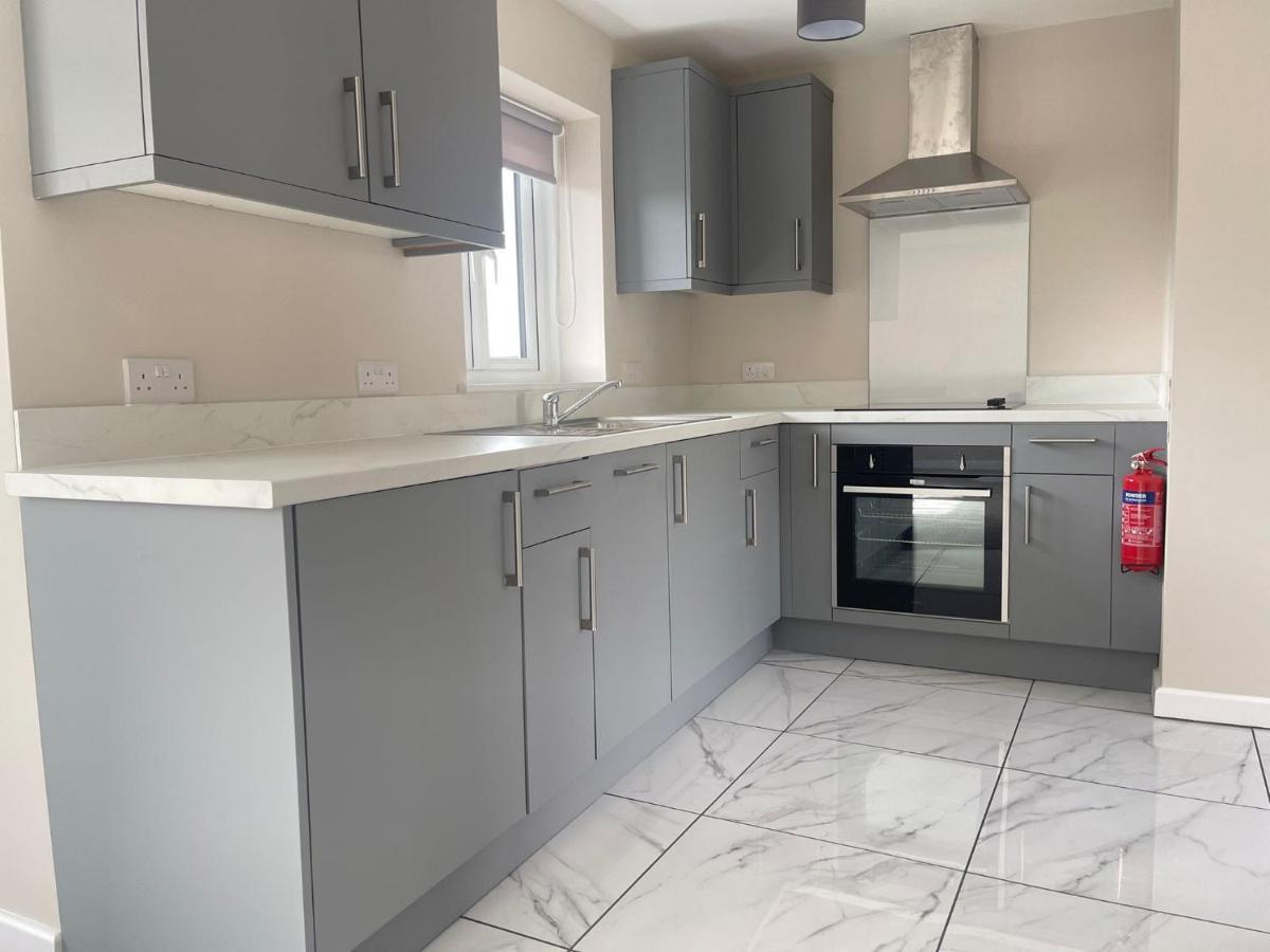 Brand New 1 Bed Apartment, 5Min Walk To Racing & Main Strip, With Electric Parking Bay & Terrace Long Stay Work Contractor Leisure - Citrine Newmarket  Bagian luar foto