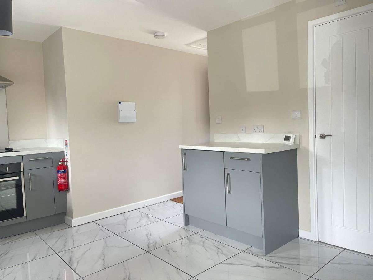 Brand New 1 Bed Apartment, 5Min Walk To Racing & Main Strip, With Electric Parking Bay & Terrace Long Stay Work Contractor Leisure - Citrine Newmarket  Bagian luar foto